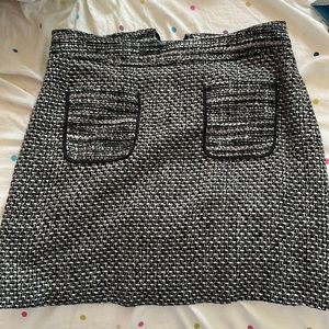 Size 8 black silver and white loft mini skirt